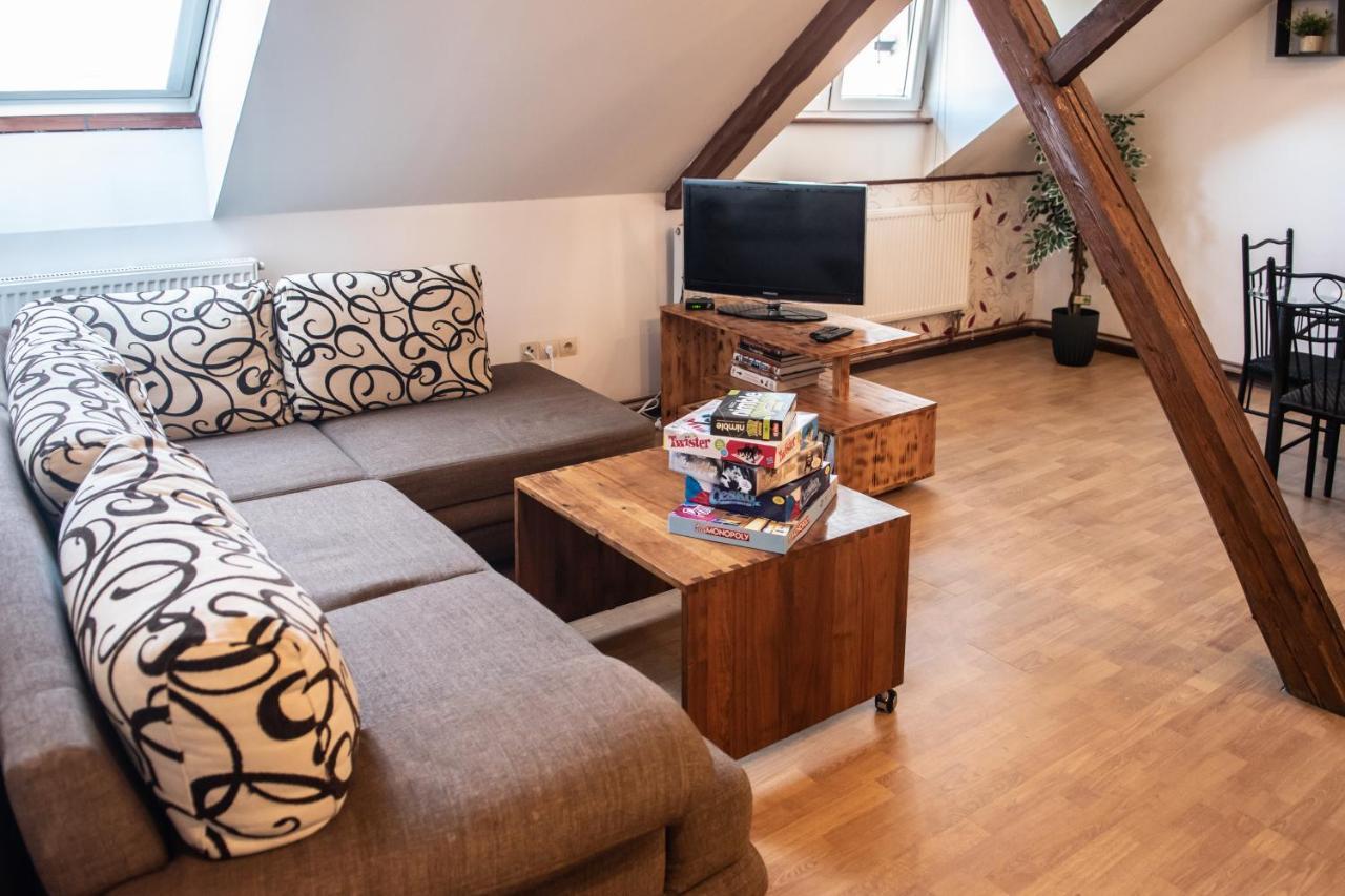 Podkrovni Apartman S Vyhledem Na Namesti Lomnice nad Luznici ภายนอก รูปภาพ