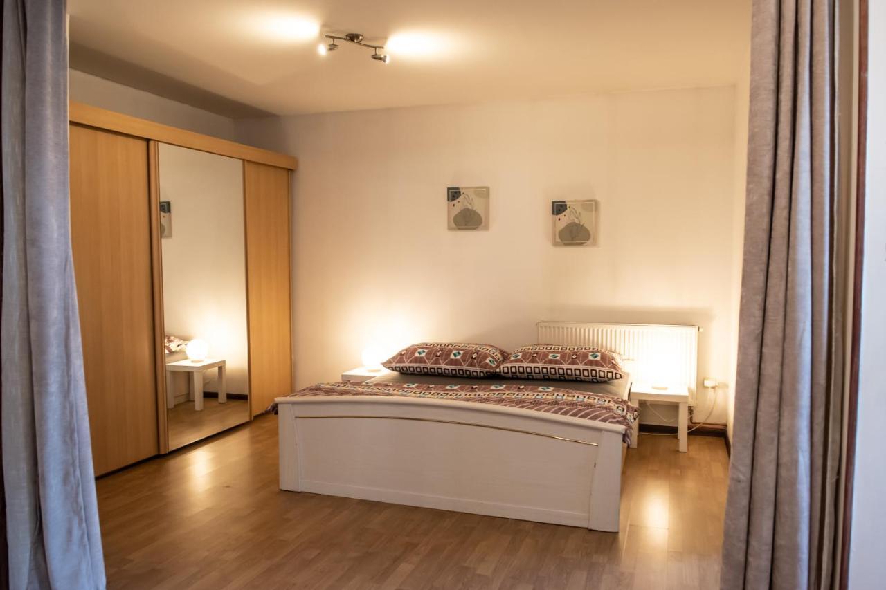 Podkrovni Apartman S Vyhledem Na Namesti Lomnice nad Luznici ภายนอก รูปภาพ