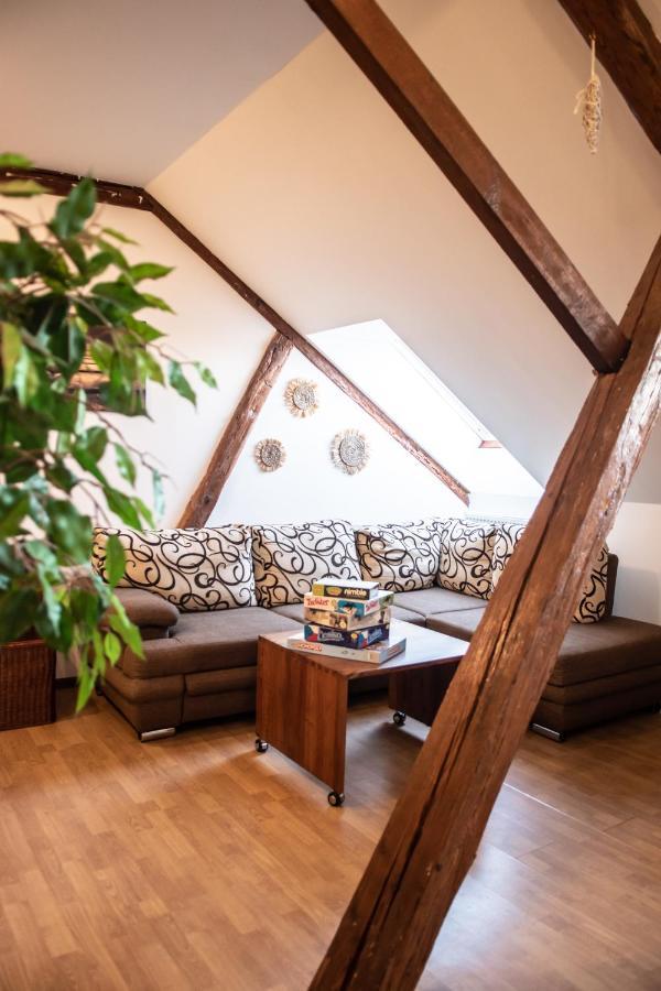 Podkrovni Apartman S Vyhledem Na Namesti Lomnice nad Luznici ภายนอก รูปภาพ