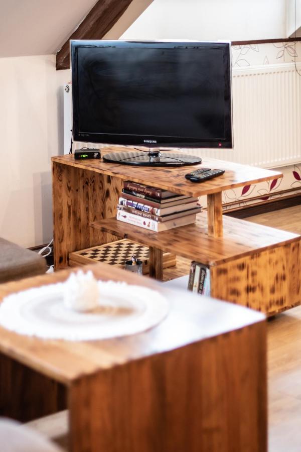 Podkrovni Apartman S Vyhledem Na Namesti Lomnice nad Luznici ภายนอก รูปภาพ